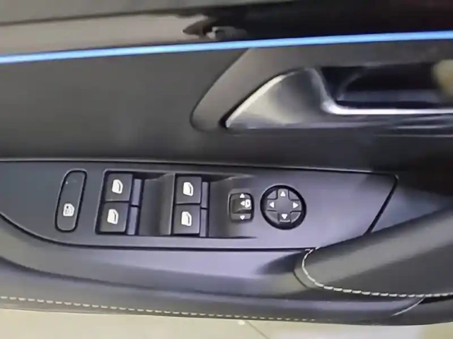 Peugeot 208 hybrid 110 e-dcs6 — photo 94