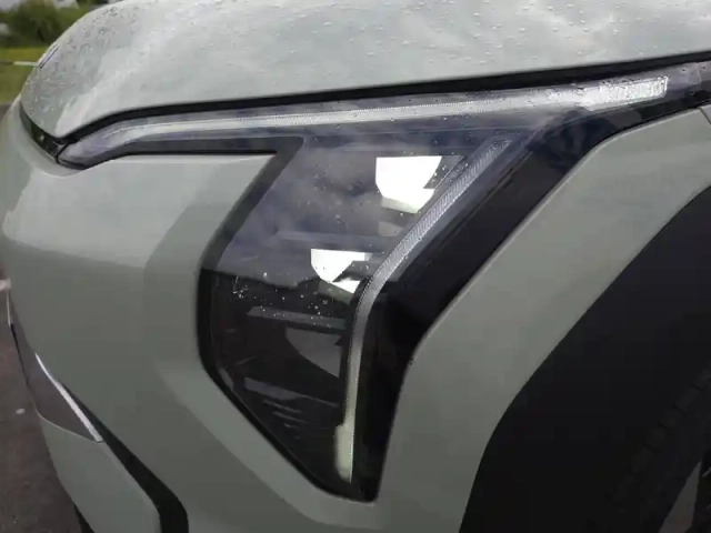 Kia Ev3 58.3 kwh 204 ch — photo 26