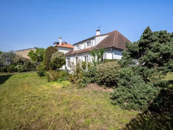 CROISSY S/SEINE - CENTRE -VILLE - Maison plain-pied de 180 m2 -