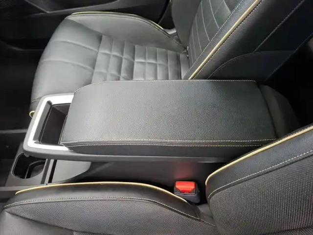 Renault Megane e-tech ev60 220 ch super charge — photo 24