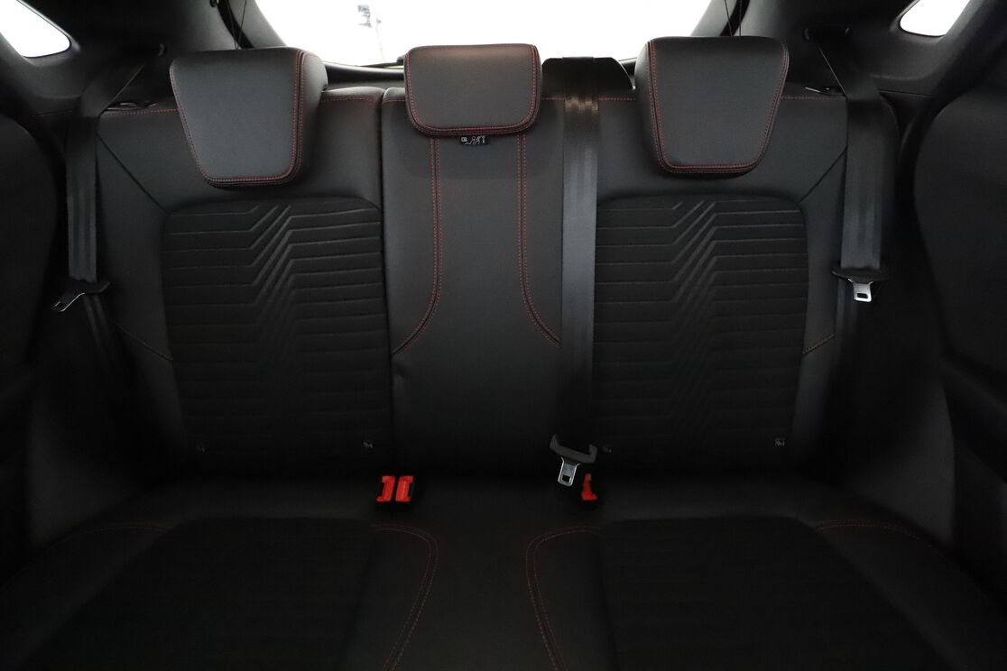 Ford Puma 1.0 EcoBoost Hybrid mHEV ST Line X — photo 14
