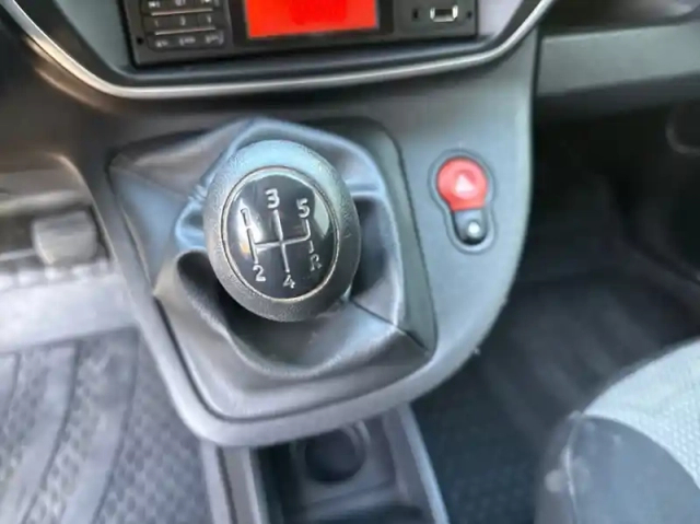 Renault Kangoo fourgonnette 1.5 dci 75ch grand confort — photo 8