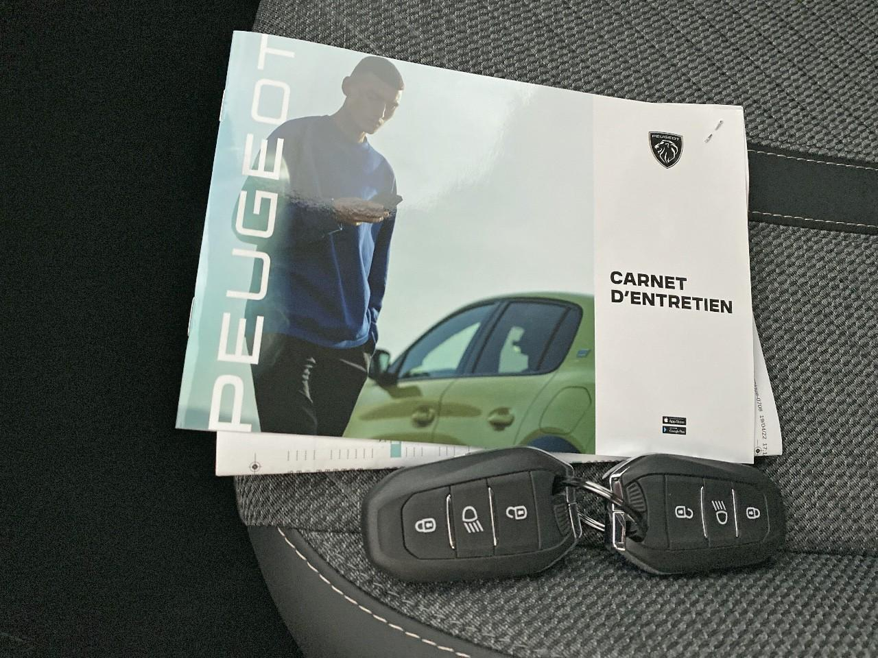 Peugeot 2008 hybrid 145 ch e-dcs6 allure — photo 18