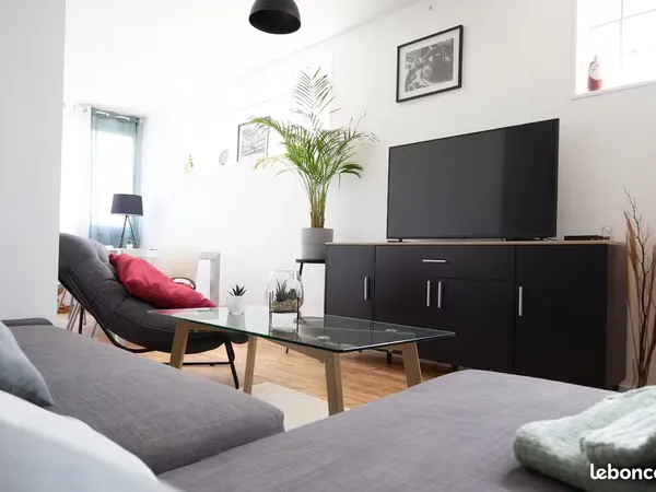 Appartement 3 chambres - Centre-ville - Parking privé