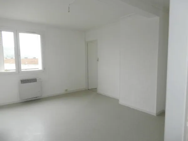 Appartement T3 aux Repes proche toutes commodités