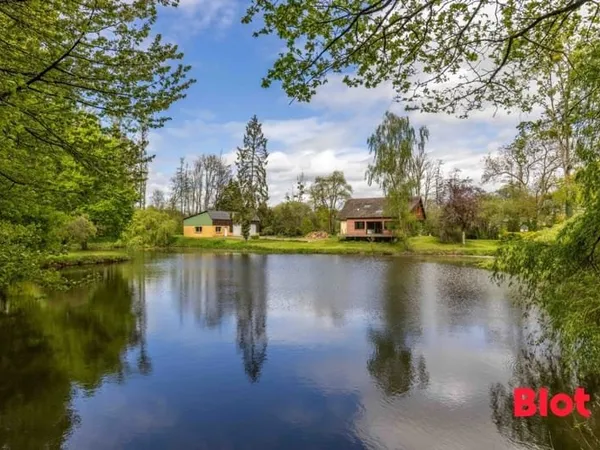 A VENDRE - Propriété dans un cadre idyllique avec 9700m² de terrain - SAINT MEDARD SUR ILLE