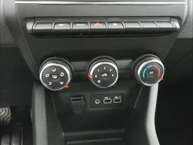 Renault Clio 1.6 e-tech 145ch full hybrid evolution - 25b — photo 12