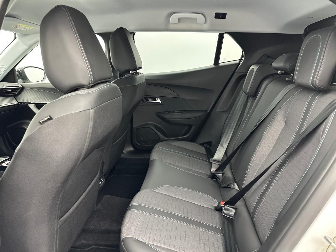 Peugeot 2008 puretech 100 s&s bvm6 allure pack — photo 12