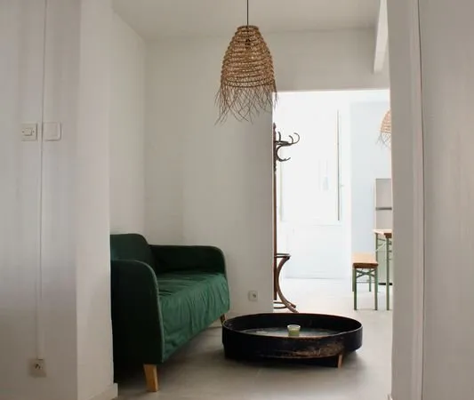 Appartement traversant 51 m2 rénové et meublé