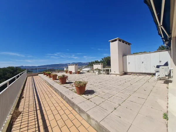 ** VUE MER Panoramique ** Appartement 3 Pièces de 51.83 m² ** (83430) Saint Mandrier sur mer **