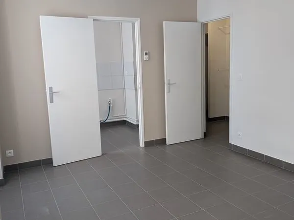 Appartement 2 pièces 34,74 m² refait à neuf - Saint-Denis RDC
