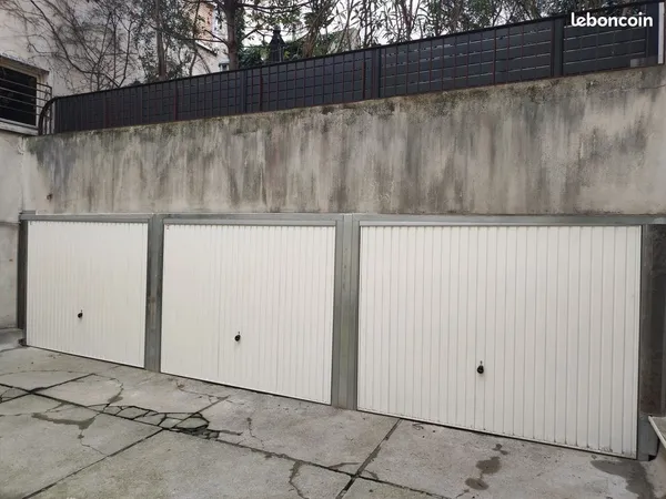 BOX CONFORTABLE sur cour A LOUER