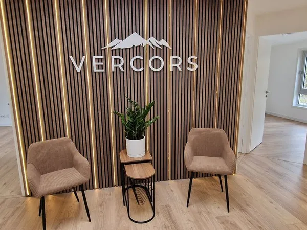 MEYLAN (38240) — Bureaux privatifs tout équipés — Entrée inovallée