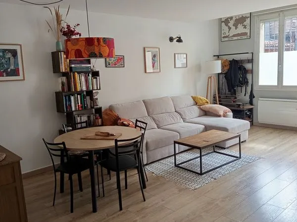 A VENDRE - BORDEAUX - T2 Bis 54 m2 AVEC CAVE