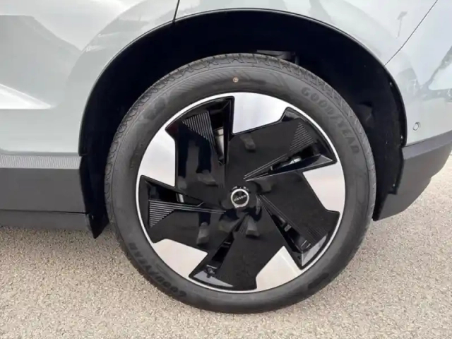 Volvo Ex30 single extended range 272ch ultra — photo 15