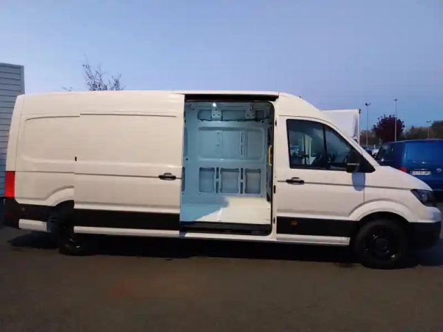 Volkswagen Crafter fg 35 l4h3 2.0 tdi 140ch business traction bva8 — photo 9