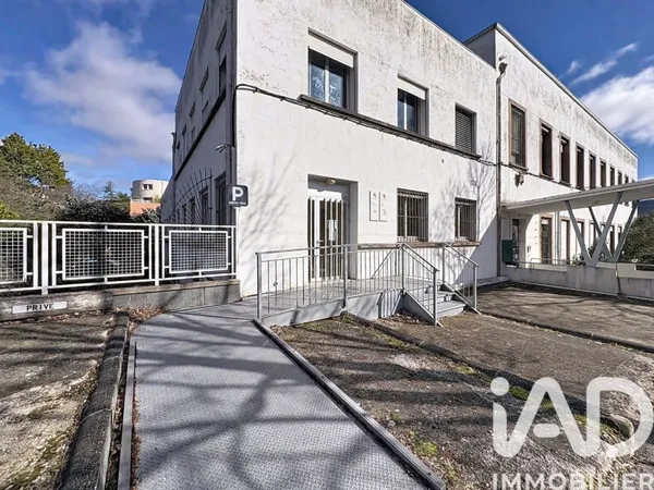 Maison 8 pièces 240 m²
