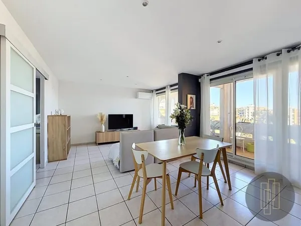 EXCLUSIVITE VILLEURBANNE - T4 DE 92 M² AVEC BALCON, VUE DÉGAGÉE, GARAGE ET CAVE