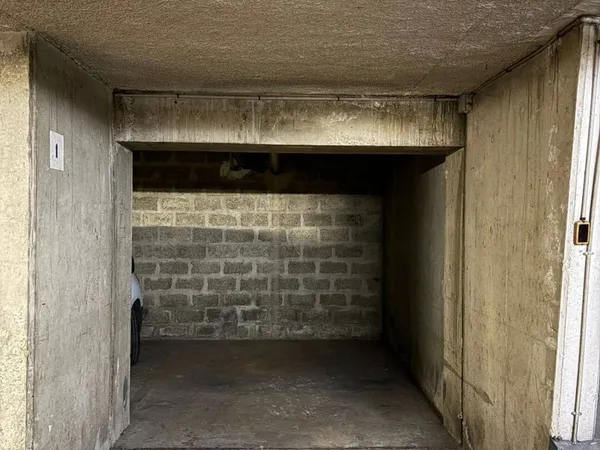 Parking 12 m²