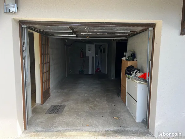 Loue Box / Garage pour stockage