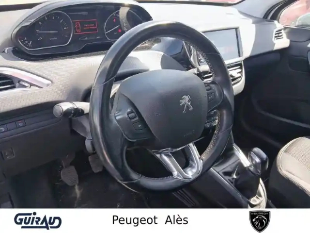 Peugeot 208 1.2 puretech 110ch s&amp;s bvm5 — photo 8