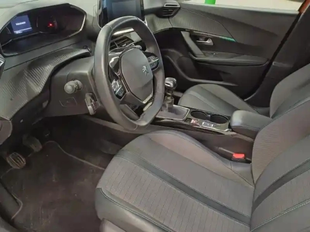 Peugeot 2008 1.2 puretech 130ch s&amp;s allure — photo 13