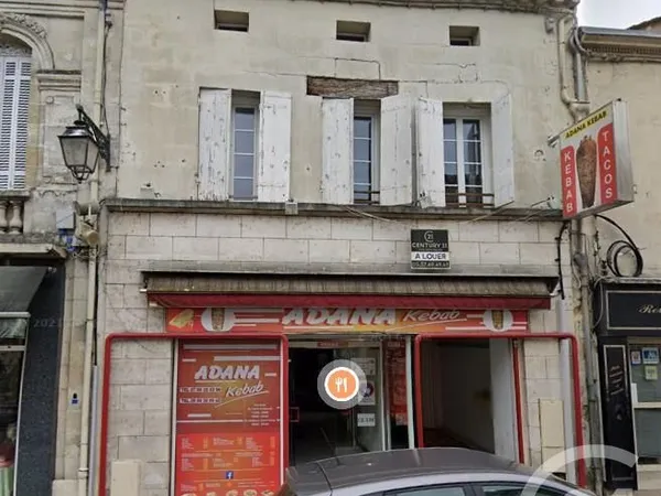 Local 1 pièce 100 m²