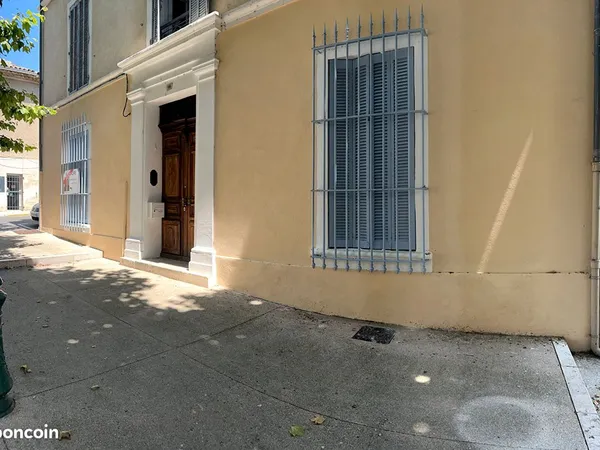Bureaux 46 m² CADENET