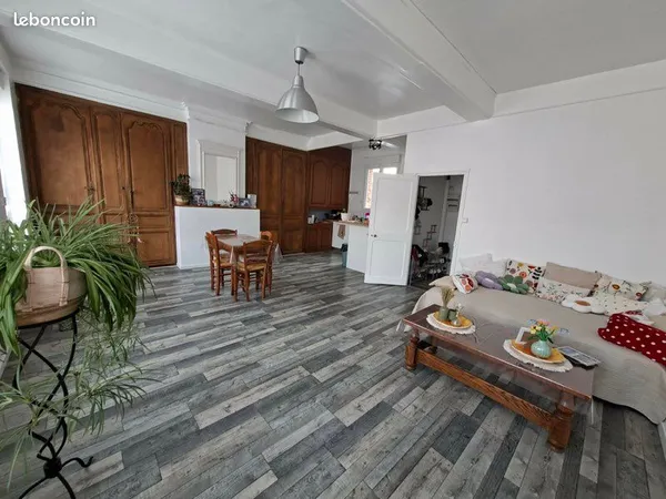 Bureaux dans appartement
