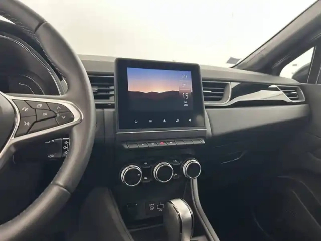 Renault Captur e-tech 145 — photo 21
