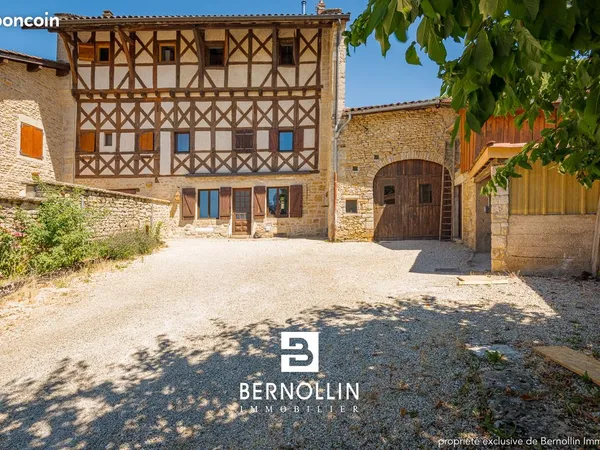 Maison 9 pièces 248 m²
