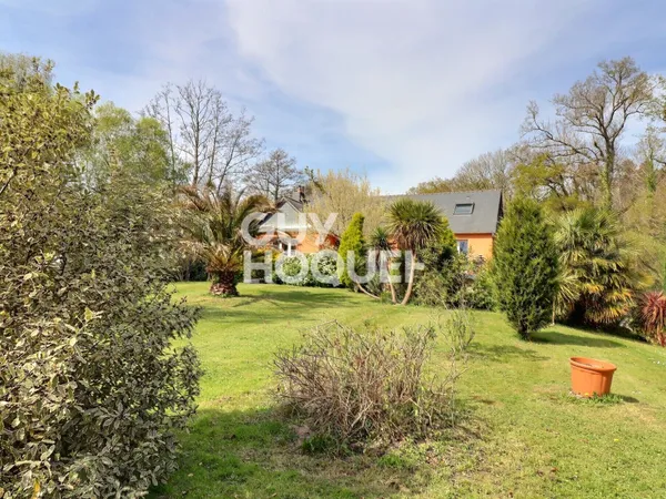 MAISON À VENDRE DE 9 PIÈCES DE 266,00 M²