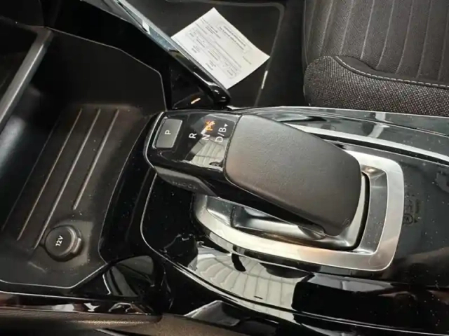 Peugeot 208 e- 136ch style — photo 10