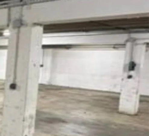 Local atelier ou stockage de 240 m2 avec bureaux