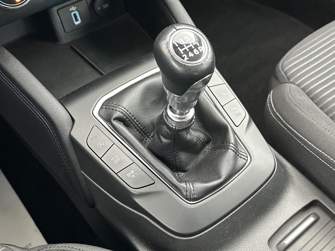 Ford Focus 1.0 ecoboost 125 s&s titanium — photo 32