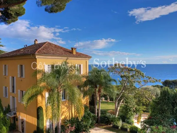 Maison 10 pièces 558 m²