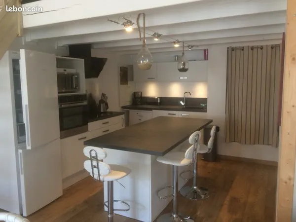 À LOUER - Appartement T2 meublé avec parking - Centre-ville de La Rochelle (17000)