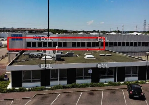 Local d'activité 696 m²