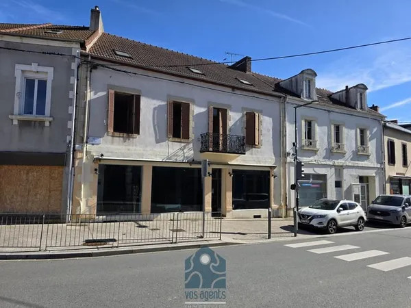Ensemble immobilier avec local commercial, appartement T4, c