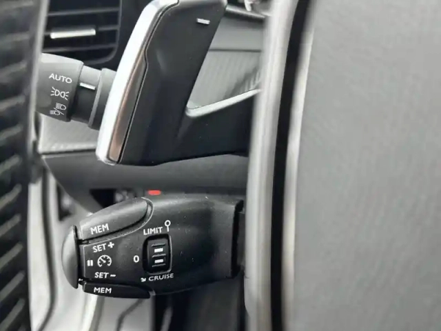 Peugeot 2008 puretech 130 s&amp;s eat8 — photo 20