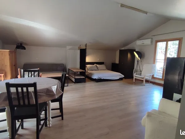 Avignon intra muro à louer intra muros 50m de la fac appartement loft de 55 m2 pour étudiant