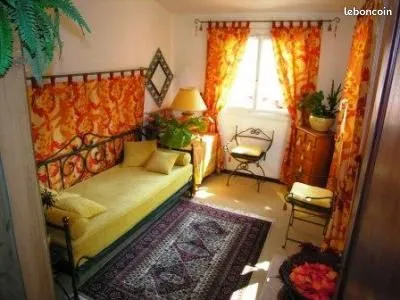Chambre chez l'habitant au 1er étage de la villa