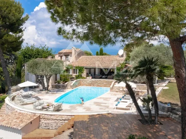 Mougins - Propriété d'architecte / Vue mer panoramique