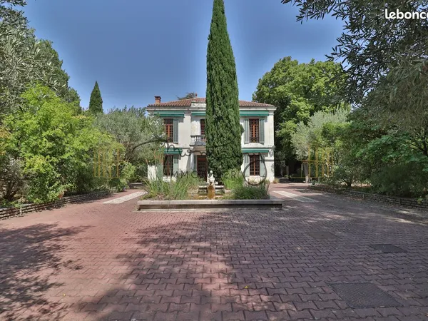 Maison 6 pièces 213 m²