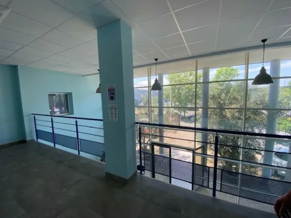 Entrepôt 3047 m²