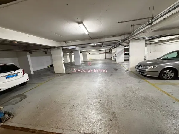 Lots de 15 Parkings a vendre
