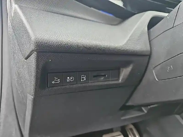 Peugeot 408 phev 225 e-eat8 — photo 22