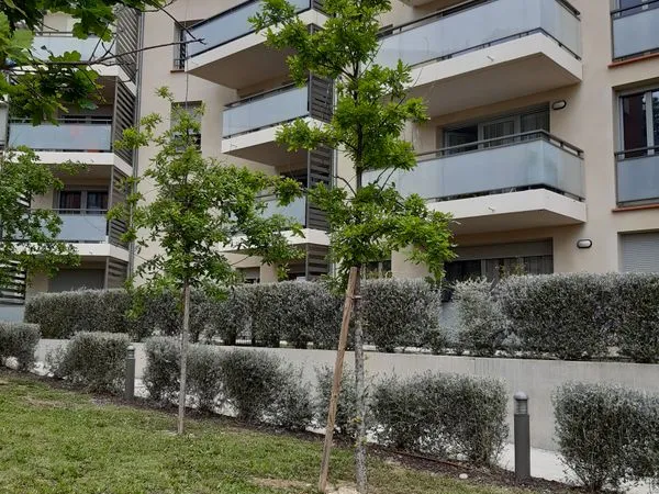 T3 avec box fermé - Eau et chauffage compris