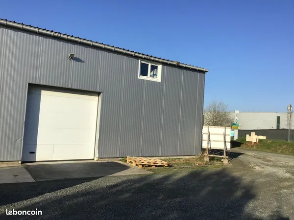 Bâtiment isolé 200 m2
