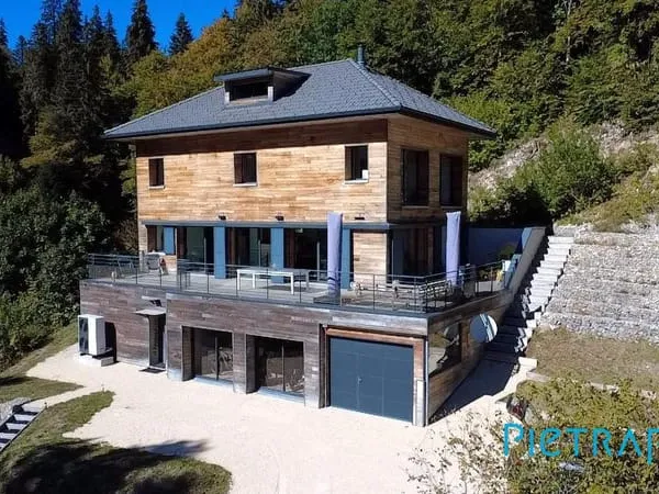 Villa de prestige à Mijoux, Col de la Faucille. 230 m², 4 cham